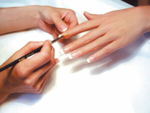 GAINAGE SUR ONGLE NATUREL + MANUCURE + VSP